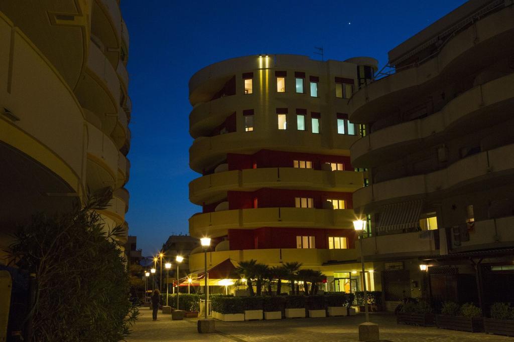 Hotel Esperia Alba Adriatica Esterno foto