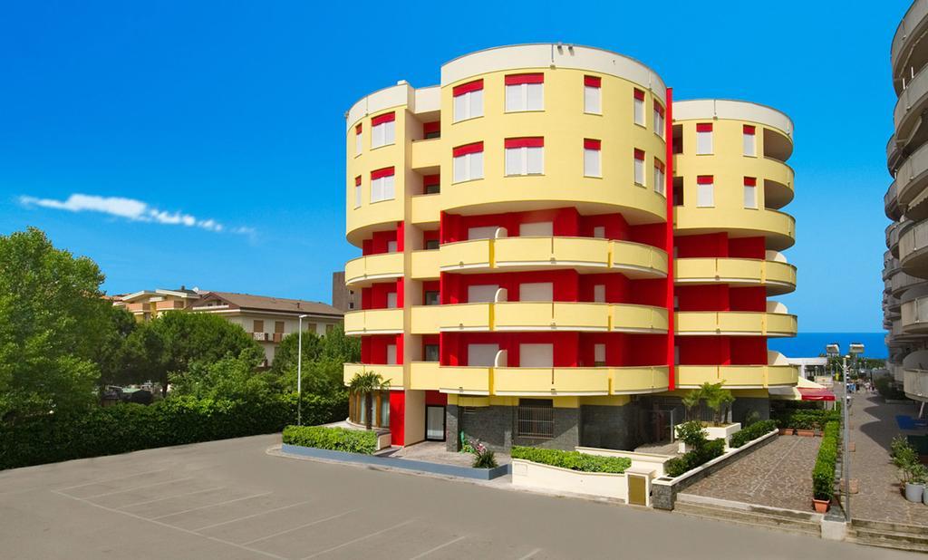 Hotel Esperia Alba Adriatica Esterno foto